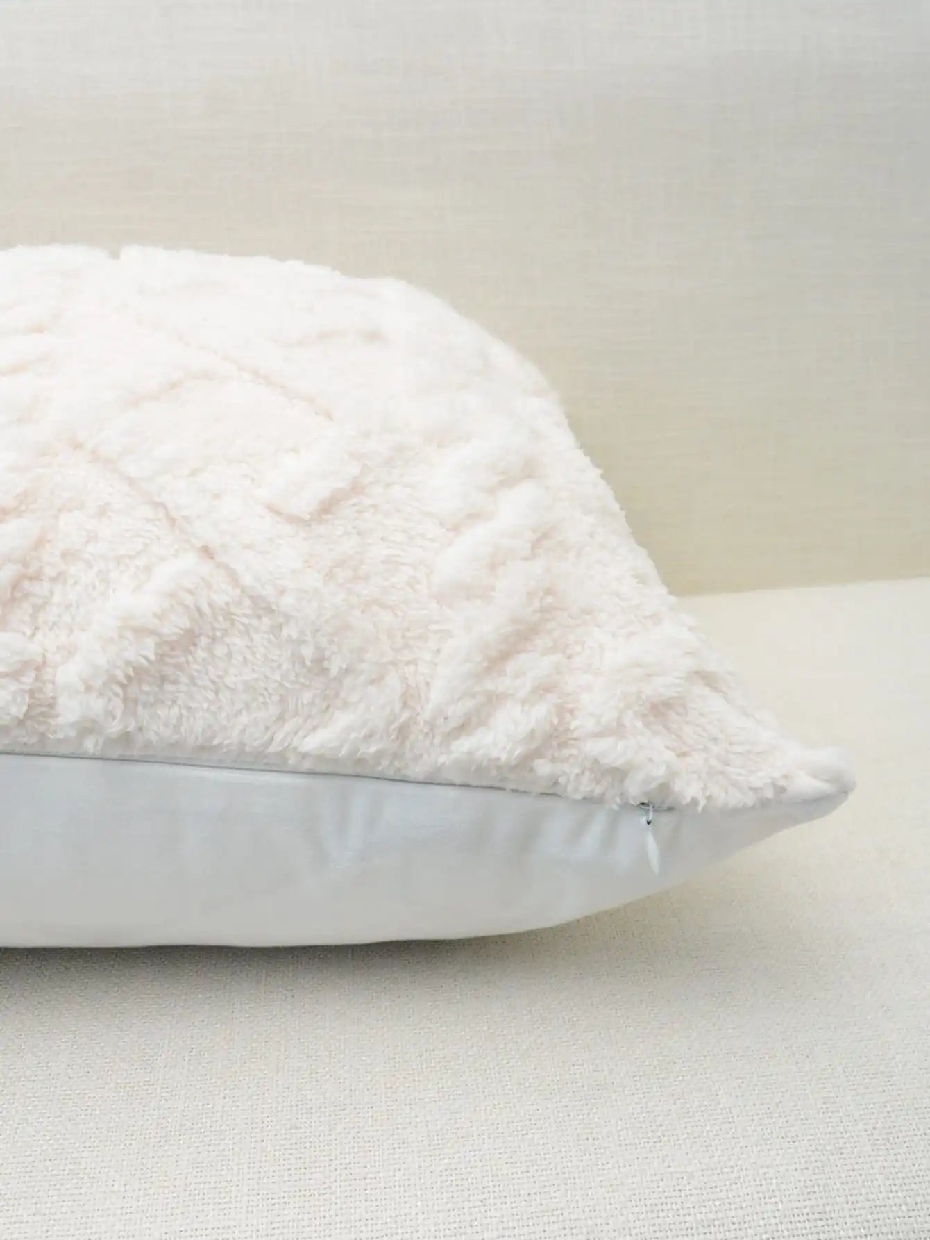 Soft Short Plush Velvet Decoration Pillowcase